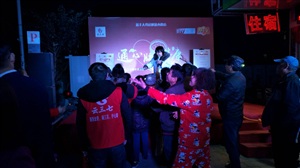 云三七江西南昌12月23日解放西路益豐大藥房活動現場的三牛人的身影！